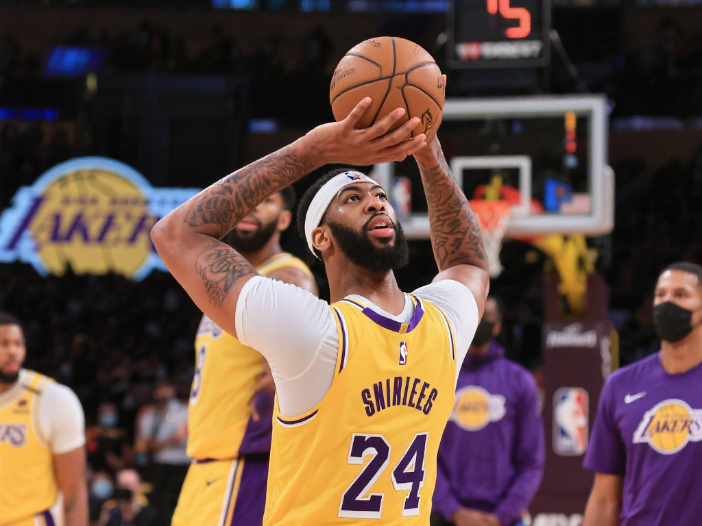 回顾湖人上赛季对安东尼·戴维斯的负荷管理